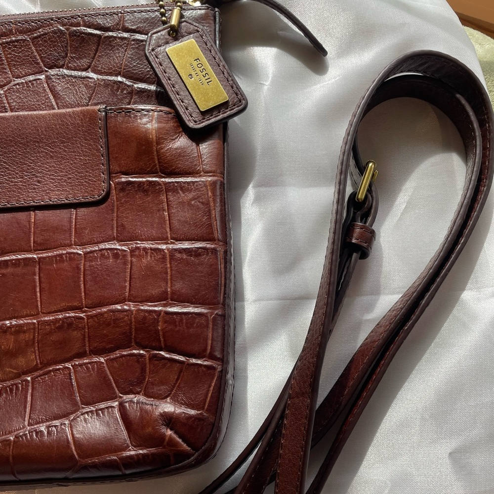 Fossil Croc Embossed Leather Crossbody - Dark Brown - Like new - Picture 3 of 6